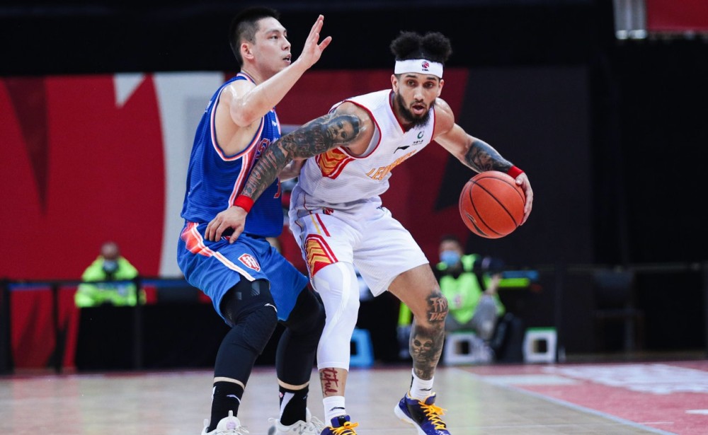 关于西汉姆训练开放日，今夜回应争议引欢呼，NBA季后赛在即，球队文化再被提及的信息